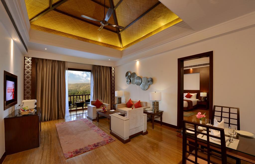 The Ananta Udaipur Hotel Eksteriør billede