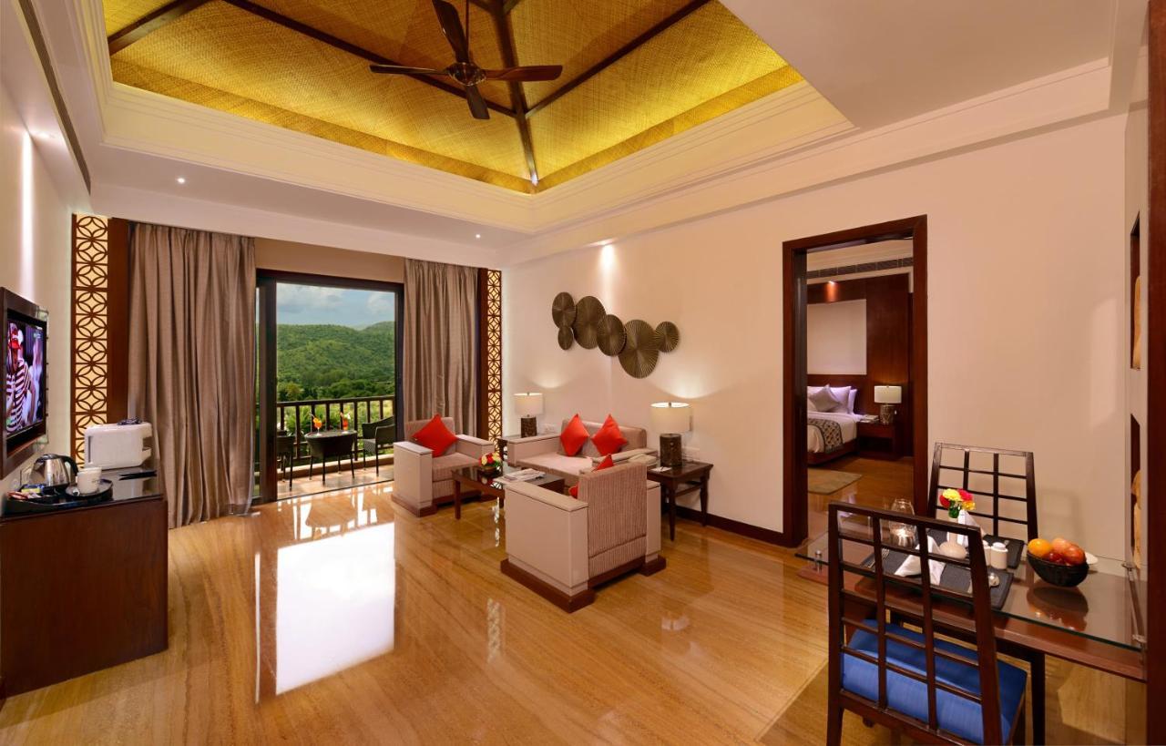 The Ananta Udaipur Hotel Eksteriør billede
